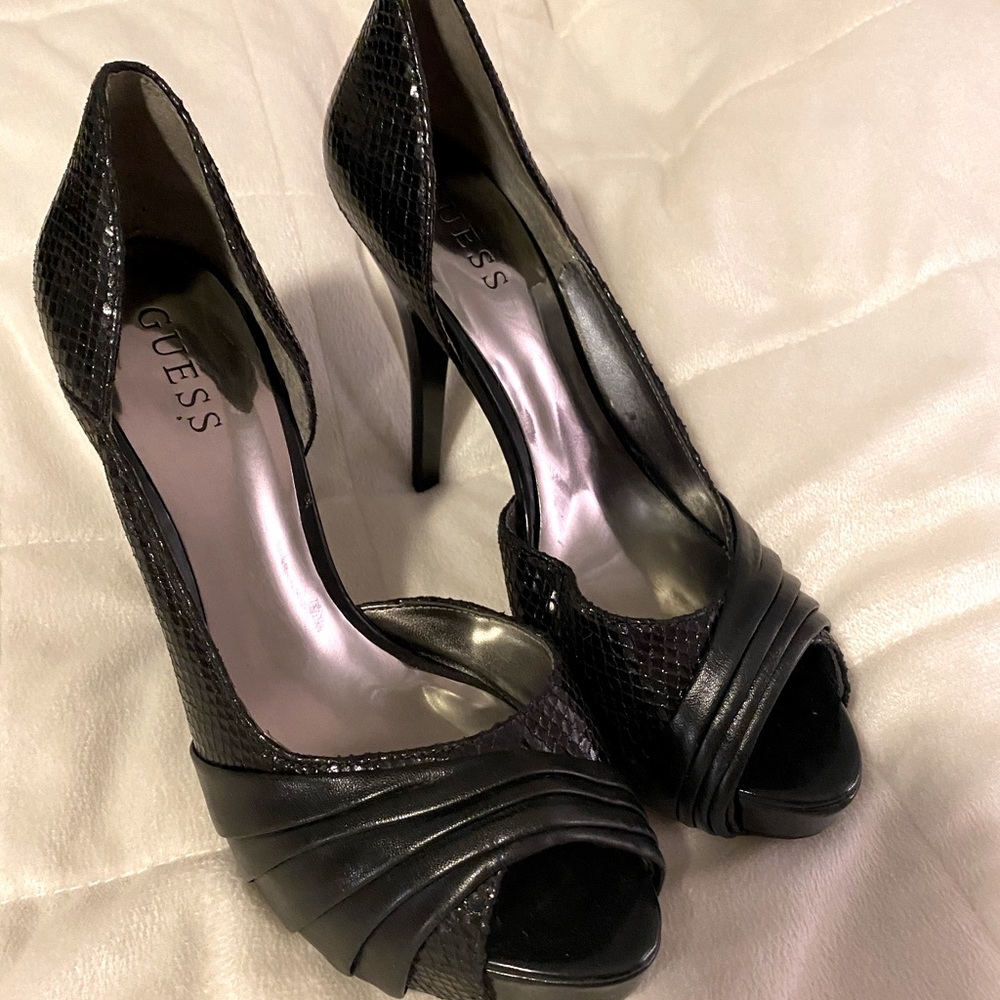 Guess heel